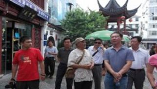 集团董事长应邀参观上海市“七宝老街”